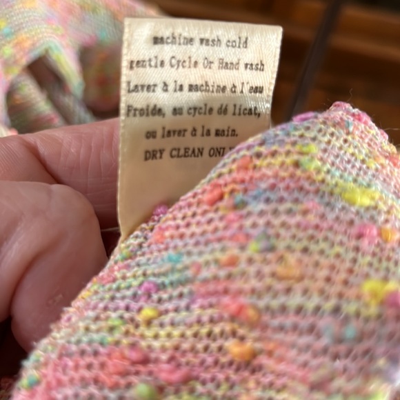 PRETTY PASTEL COLORED SHEER SCOOP NECK SWEATER! - Picture 8 of 8